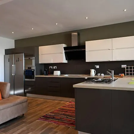 Spacious And 2bed By Homely ! Mellieħa