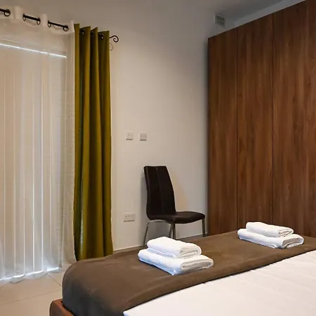 Spacious And 2bed By Homely ! *