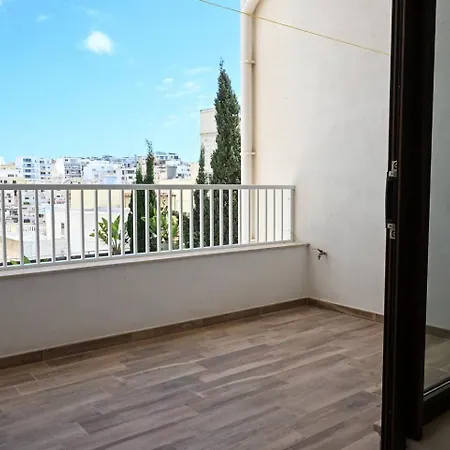 Spacious And 2bed By Homely !