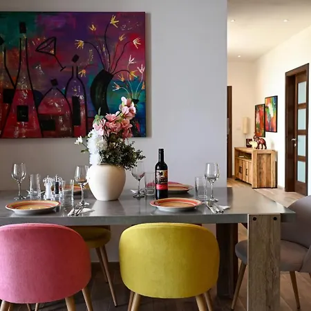 Spacious And 2bed By Homely !