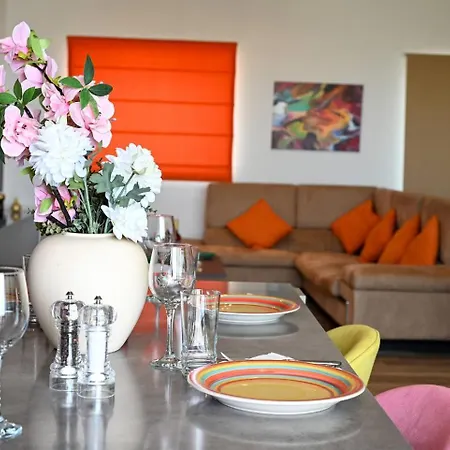 Апартаменты Spacious And 2bed By Homely !