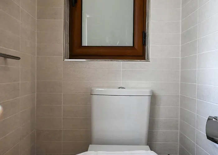 Spacious And 2bed By Homely !