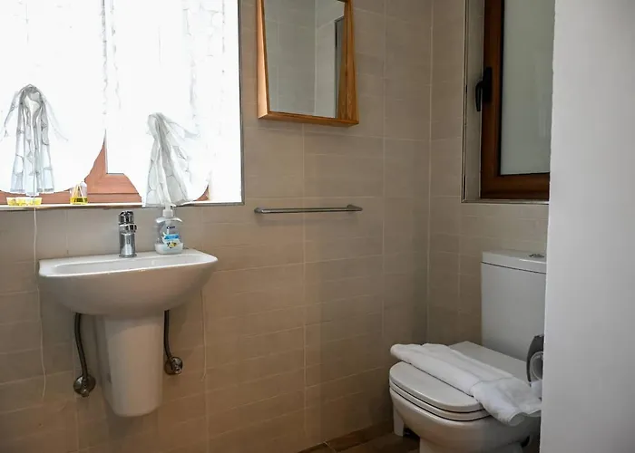 Spacious And 2bed By Homely !