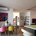 Spacious And 2bed By Homely ! Lägenhet
