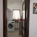 Spacious And 2bed By Homely ! 梅利哈