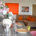 Lägenhet Spacious And 2bed By Homely !