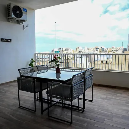 Spacious And 2bed By Homely ! Apartment *
