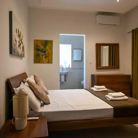 Apartment Spacious And 2bed By Homely ! *