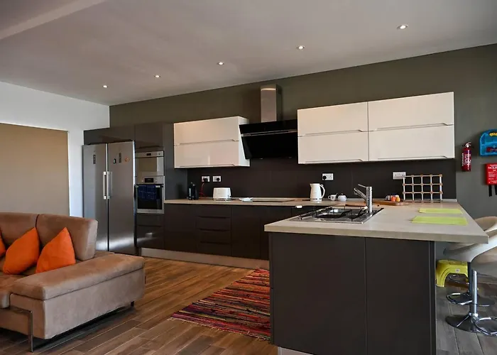 Spacious And 2bed By Homely ! 梅利哈