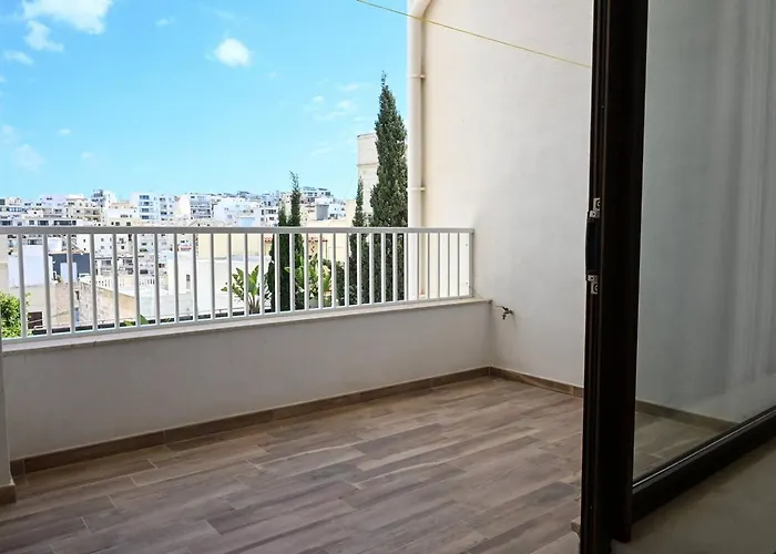 Spacious And 2bed By Homely !