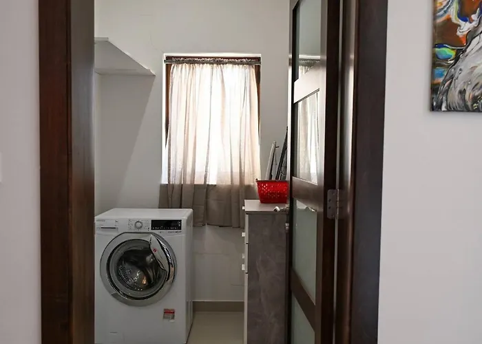 Spacious And 2bed By Homely ! 梅利哈