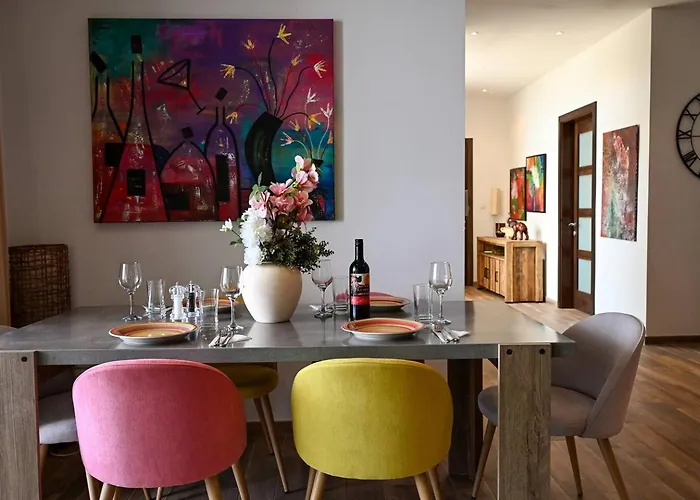 Spacious And 2bed By Homely !