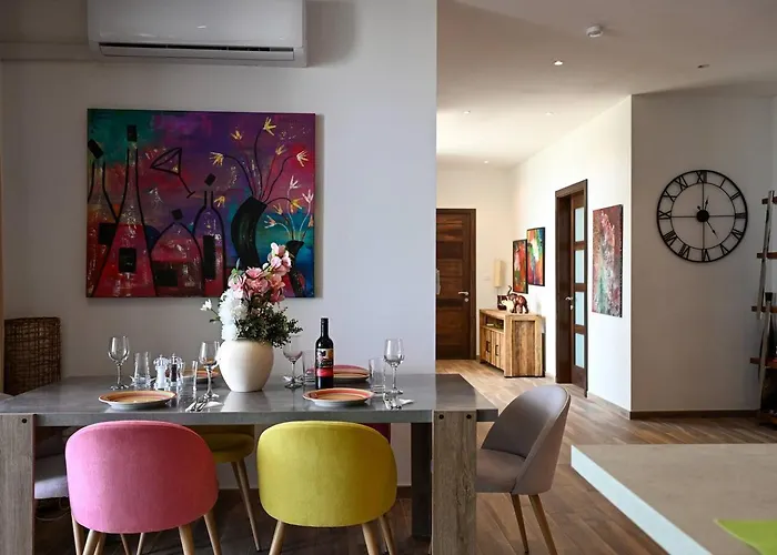 Apartament Spacious And 2bed By Homely ! *